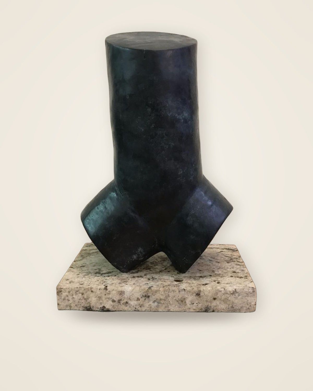Object VI · reproducción en bronce de una obra de Constantin Brâncuși